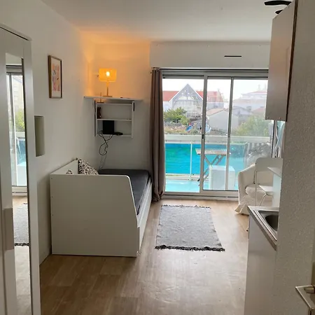 Appartement 22m Tres Calme Balcon Parking *