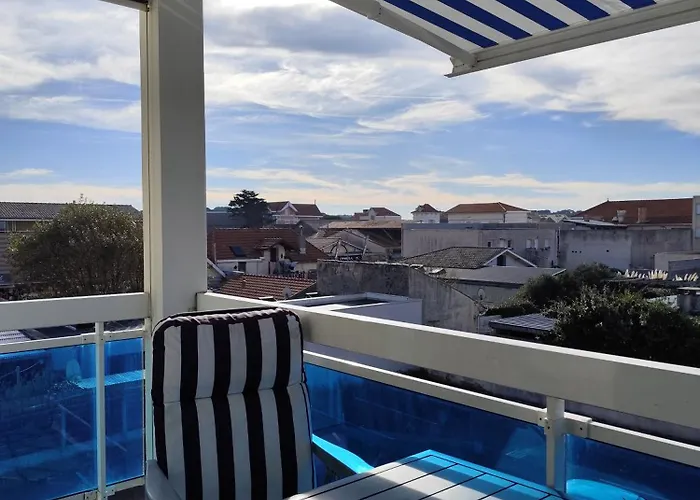 Appartement 22m Tres Calme Balcon Parking *